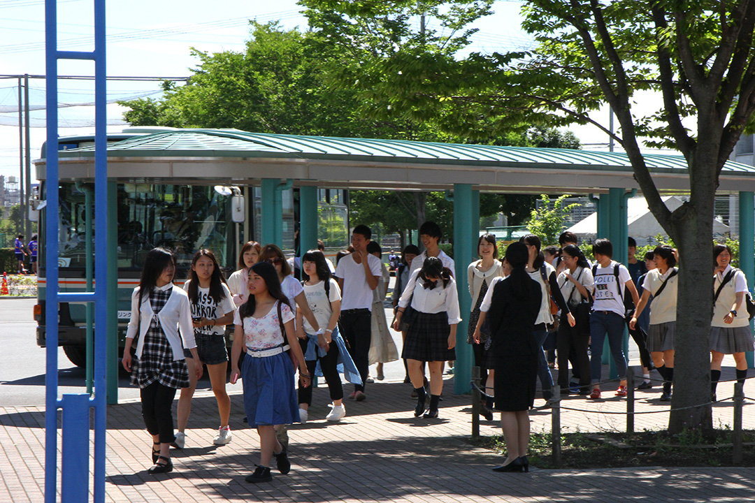 川越駅から無料バスが出ています。