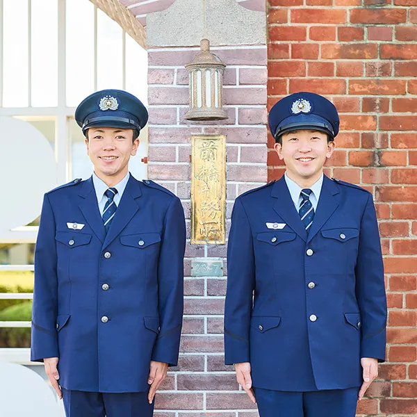 卒業生インタビュー　刑務官　阿部 志音さん・光汰さん